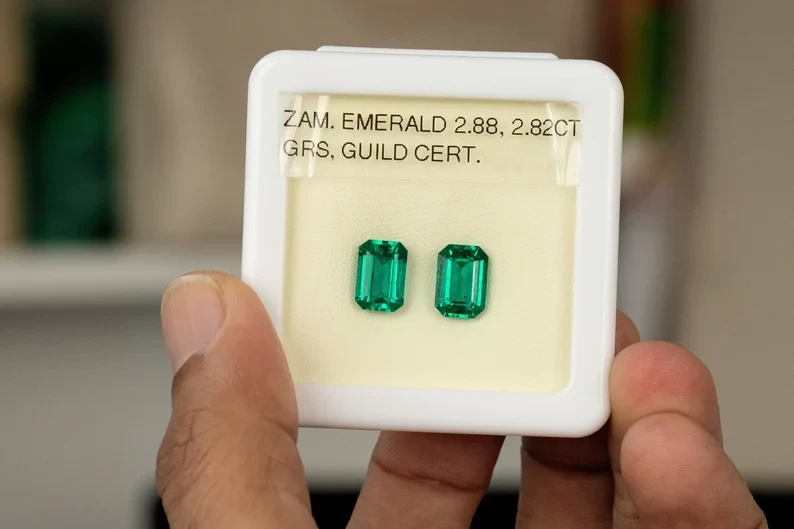 GRS & GUILD Certified Natural Zambian Emerald Matching Pair Highend Premium grade 2.88+2.82ct